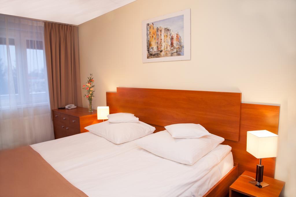 Hotel Ikar Bydgoszcz Rom bilde