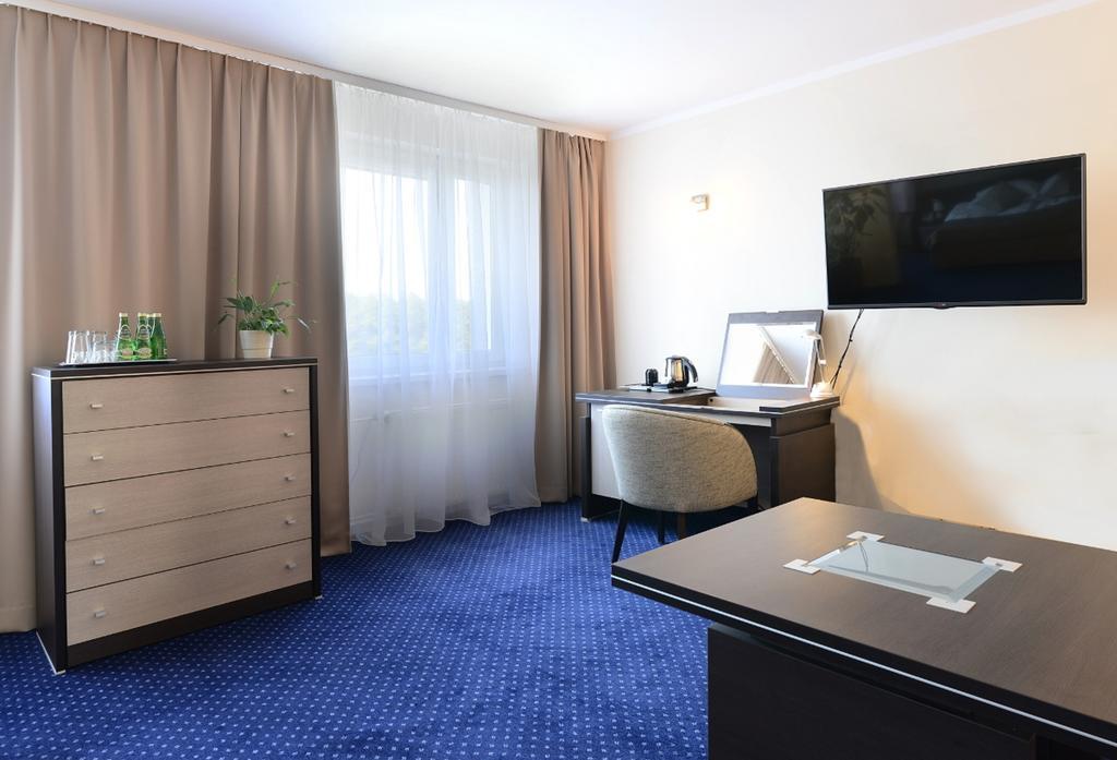 Hotel Ikar Bydgoszcz Rom bilde